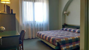 Отель Hotel La Goletta  Бинаско